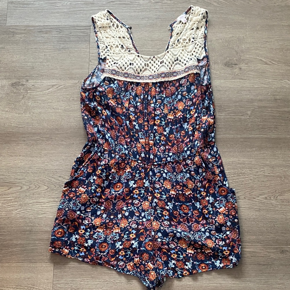 Xhilaration Floral Sleevless Shorts Jumper with High Lace Neck